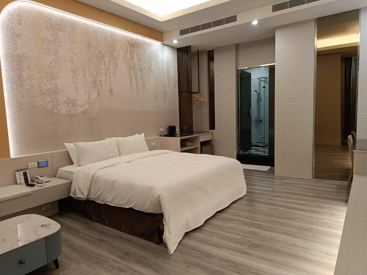 Romantic Code Art Motel Shanhua Екстер'єр фото